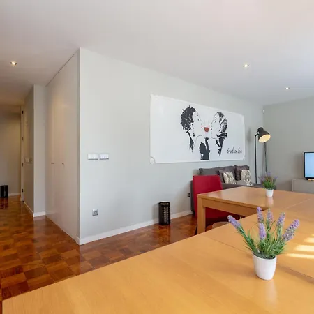 Spacious For 15 Guests Apartamento Porto